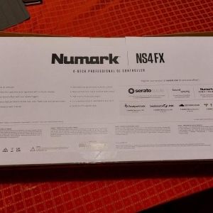 Numark Contrôleur dj NS4FX