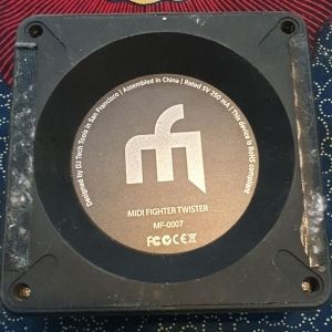 DJ Techtool Midifighter twister (vendu)