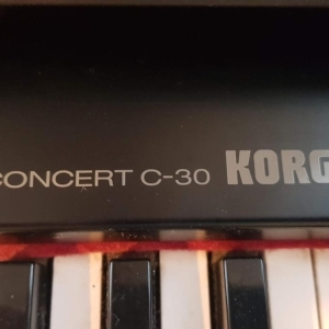 Korg Piano numérique meuble Concert C-30