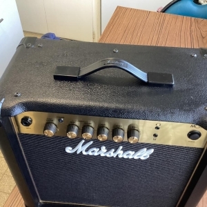 Marshall Ampli MG15