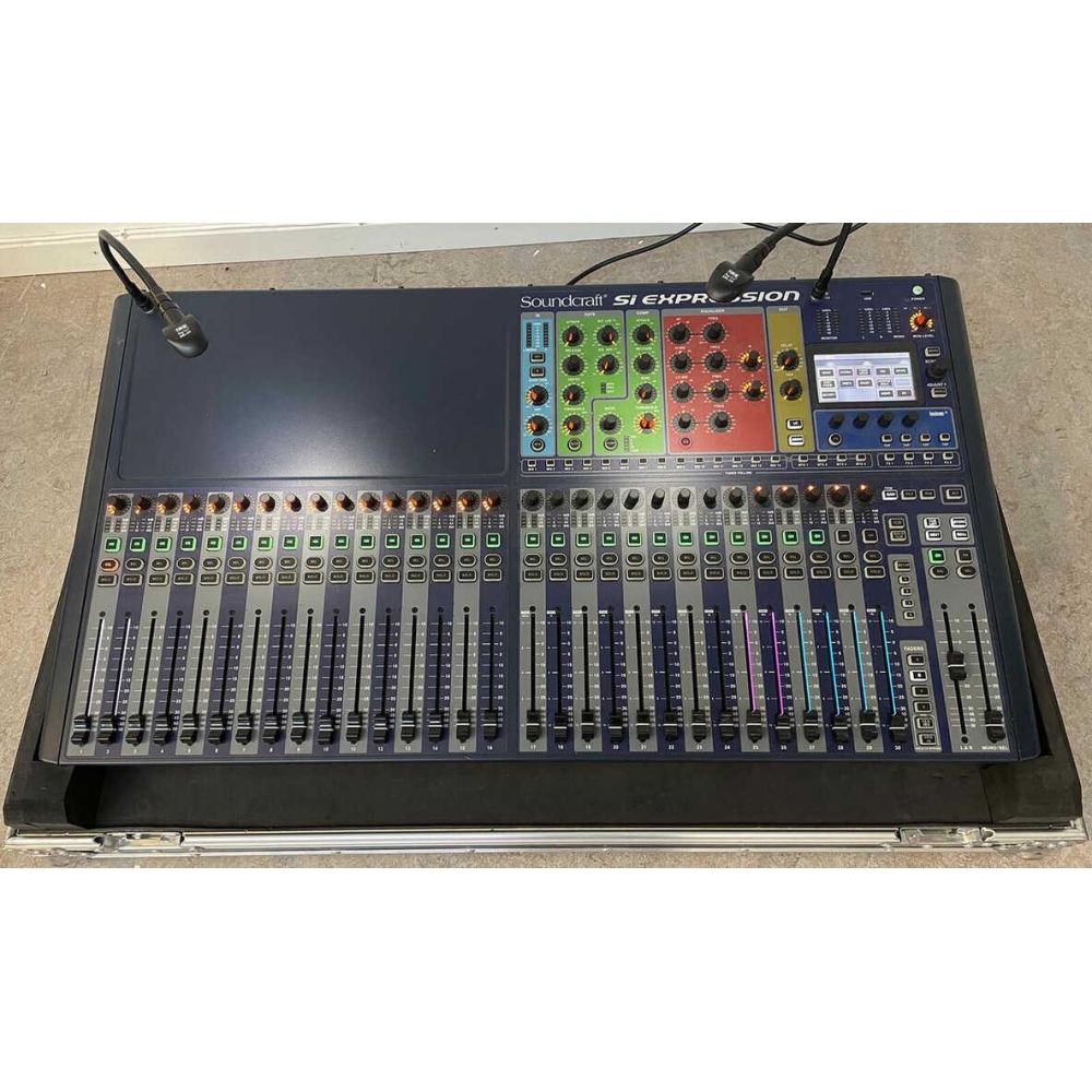 Soundcraft si expression 3 -32v+carte 32x32+flight