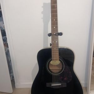 Yamaha Guitare F370