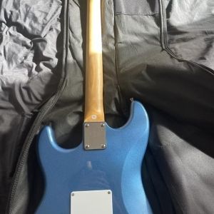 Eko Guitare électrique S300 METALLIC BLUE