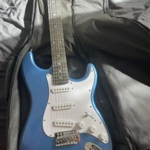 Eko Guitare électrique S300 METALLIC BLUE