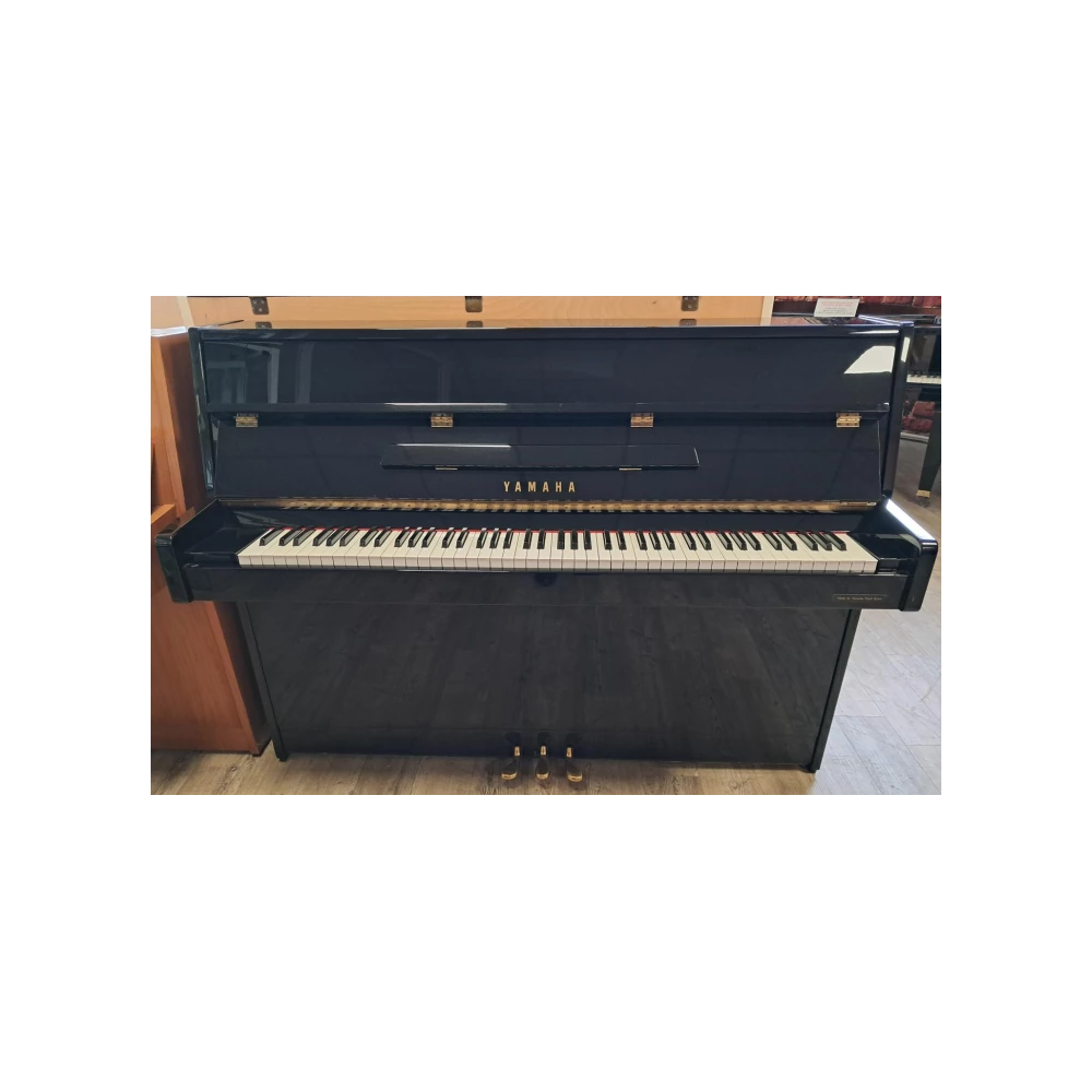 Yamaha Piano droit C110A Laqué noir