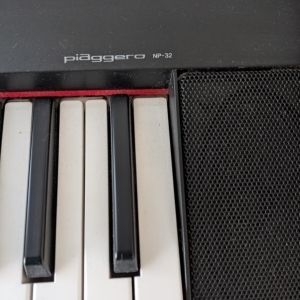 Yamaha Piano NP32