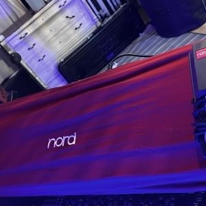 Nord  Électro 6d 61 + accessoires