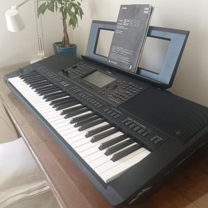 Yamaha Piano arrangeur PSR 700