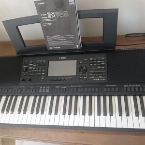 Yamaha Piano arrangeur PSR 700