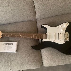 Yamaha Guitare electrique Pacifica