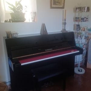 Yamaha Piano droit C109