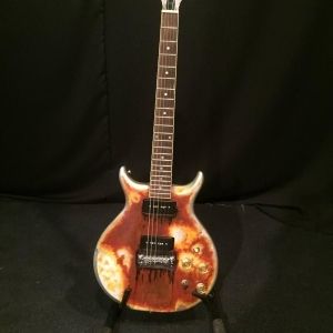 Washburn  Wing Falcon de 1978 modifiée, style LESPAUL, PRS DC