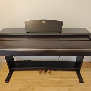 Yamaha Piano YDP-V240