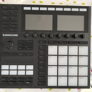 Native Instruments Mashine MK3