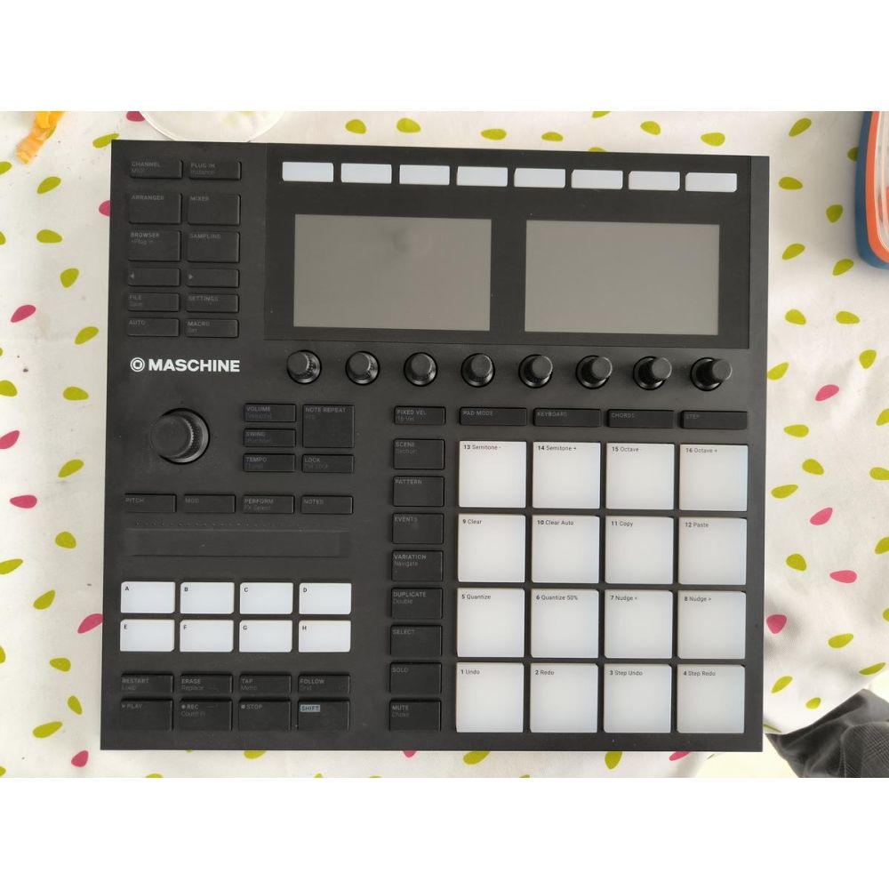 Native Instruments Mashine MK3