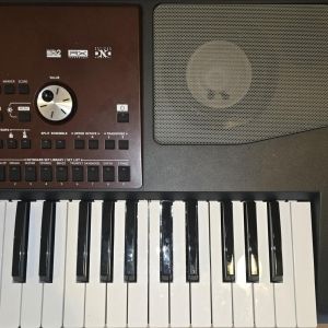 Korg  pa700