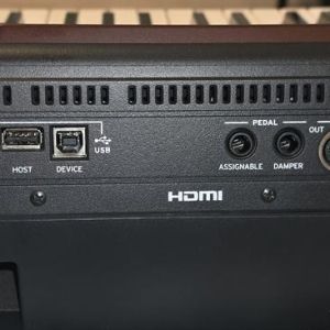 Korg  pa700