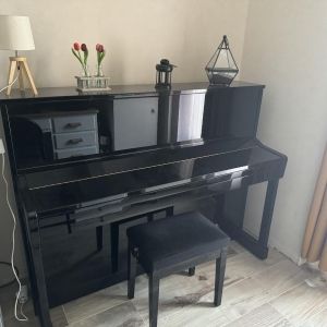 Schimmel PIANO 115 laqué noir + tabouret