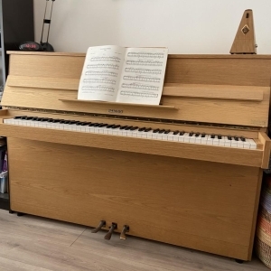 Piano d'étude HELLAS modèle Prélude  (n°57372)