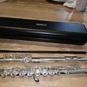 Yamaha Flute traversière modèle YFL-282