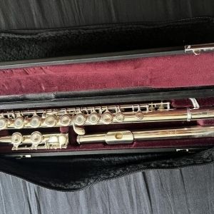 Flûte traversière Yamaha YFL-381