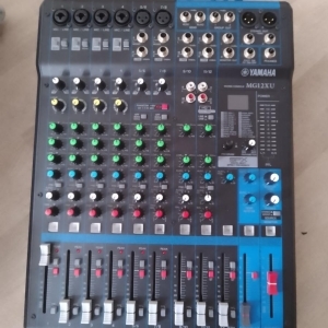 Yamaha Table de mixage MG12XU