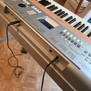 Piano numérique Yamaha DGX-620