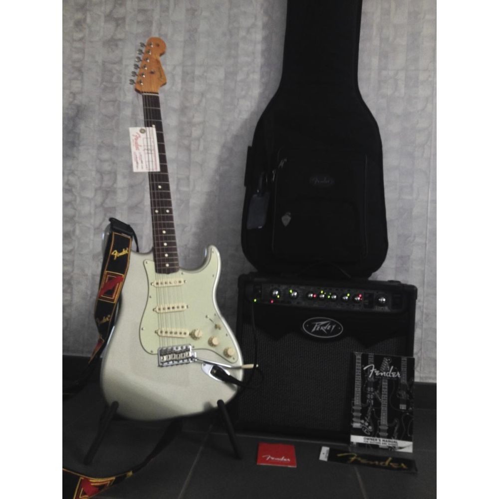 Fender Pack Sratocaster + Ampli