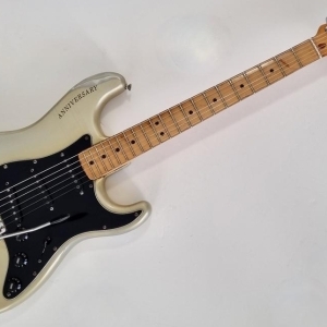 Fender 25th Anniversary Stratocaster ...