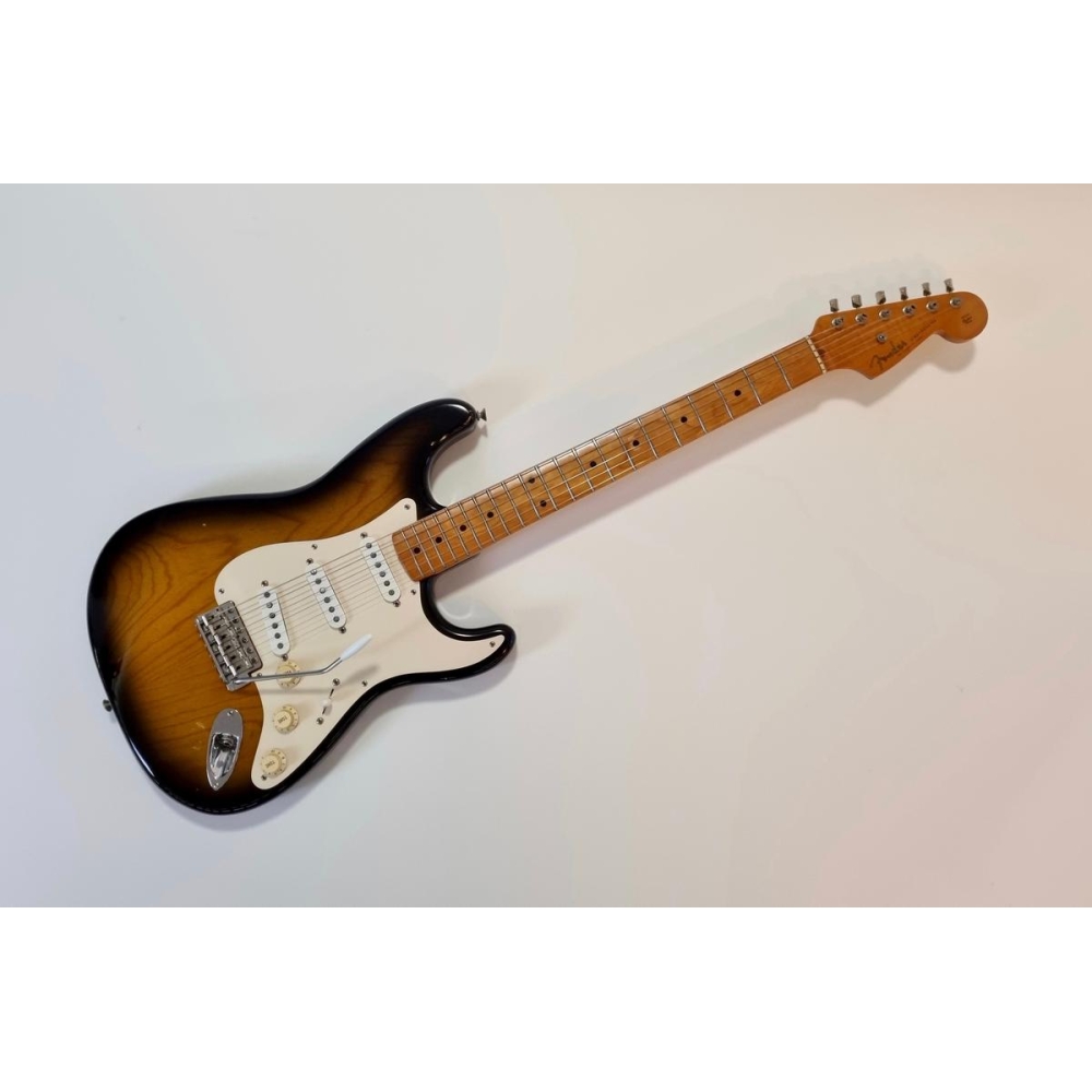 Fender  Limited Edition 40th Anniversary 1954 Reissue Stratocaster Sunburst 1994