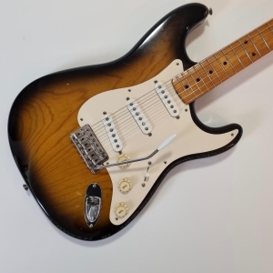 Fender  Limited Edition 40th Anniversary 1954 Reissue Stratocaster Sunburst 1994