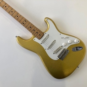 Fender  Stratocaster with 3-Bolt Neck, Maple Fretboard 1976 Gold Sparkle