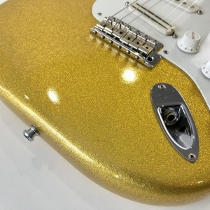 Fender  Stratocaster with 3-Bolt Neck, Maple Fretboard 1976 Gold Sparkle