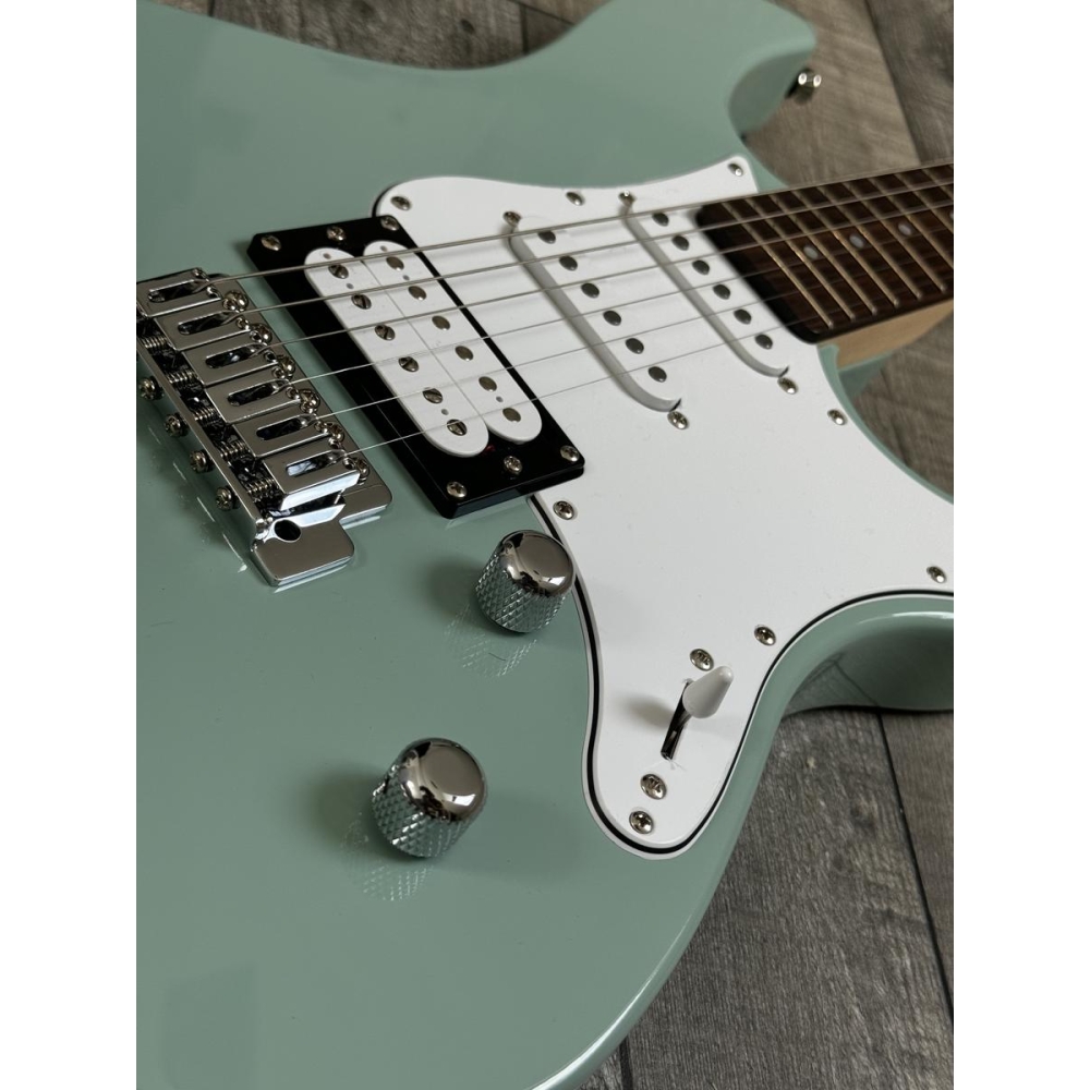 Yamaha Guitare électrique turquoise