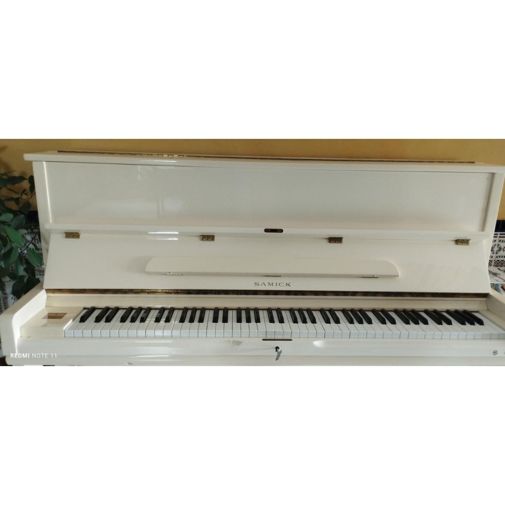 Samick piano