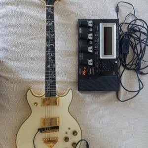 Ibanez guitare AR 620 finition Ivory montée avec Kit synthé Roland GR 55