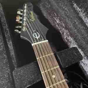 Epiphone Coronet + guitar case + cables