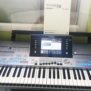 Yamaha TYROS 5