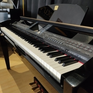 Yamaha Piano numérique CVP-509