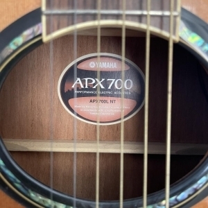 Yamaha Guitare électro-acoustique APX700 L Gaucher