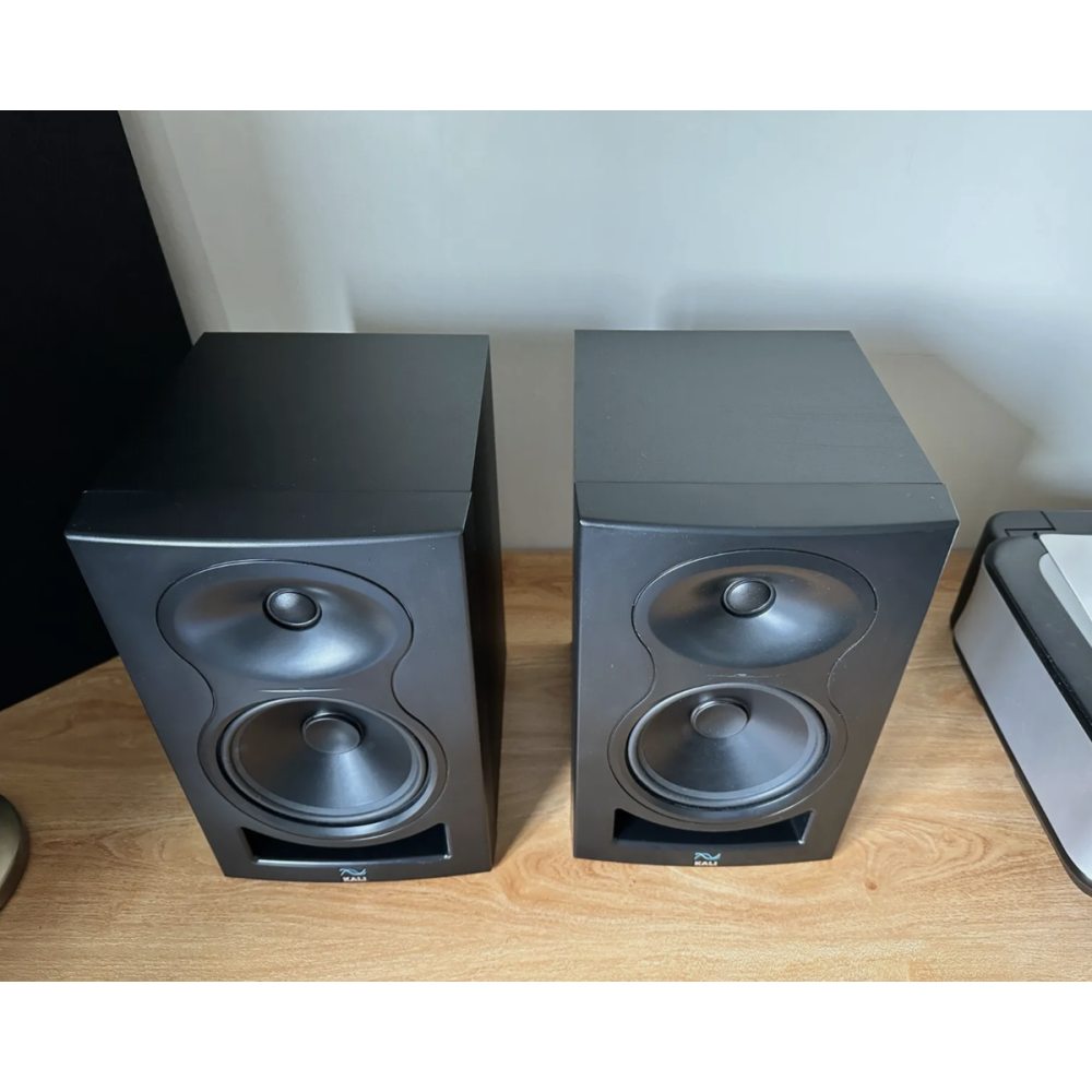 2 x Moniteurs de Studio KALI LP 6