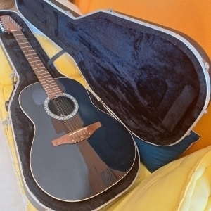 Ovation guitare électro-acoustique