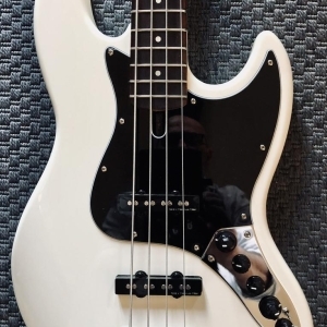 Basse électrique Sire Marcus Miller V3 2nd Generation 4ST