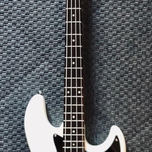 Basse électrique Sire Marcus Miller V3 2nd Generation 4ST