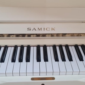 Piano droit SU118 SAMICK avec sa banquette