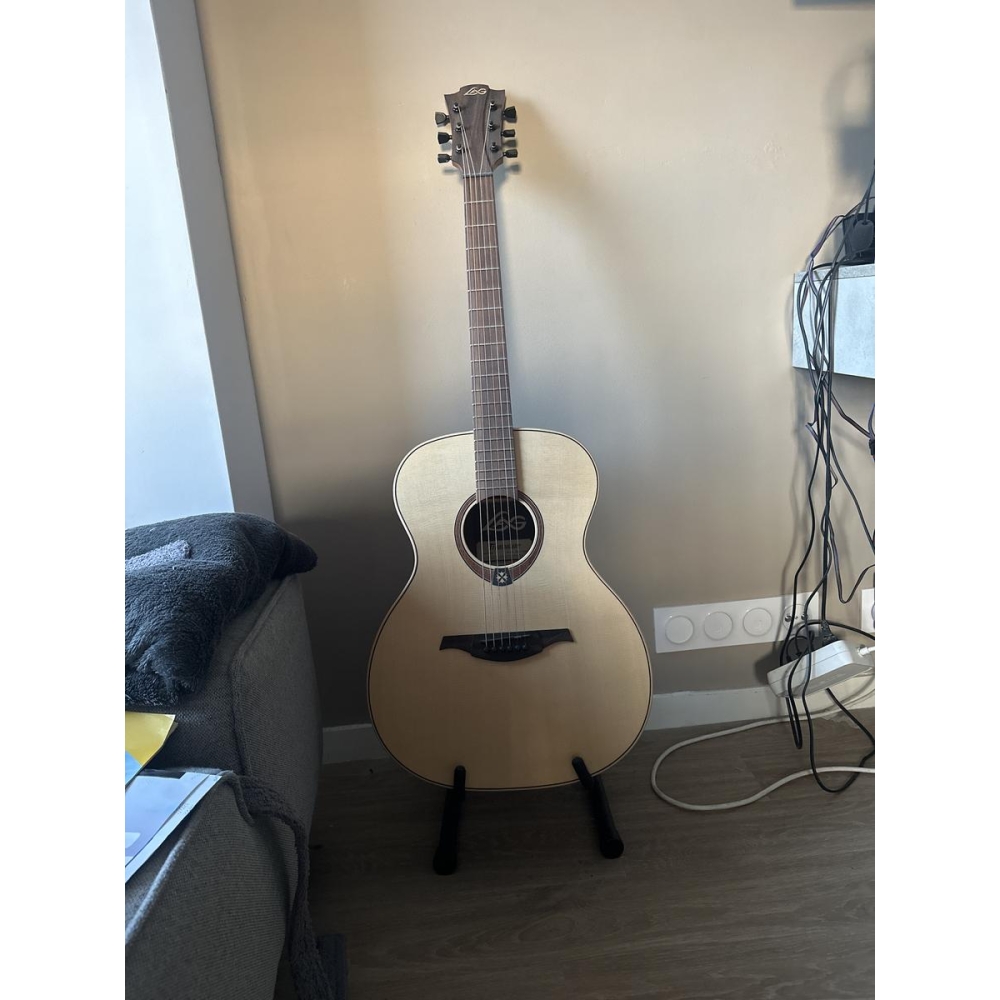 Guitare Lâg Tramontane t70a