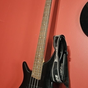 Basse gaucher Ibanez SR300L