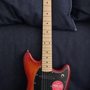 Guitare Fender Mustang MN