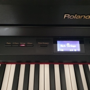 Roland HP307 digital piano