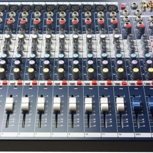 Table de mixage Soundcraft EFX12